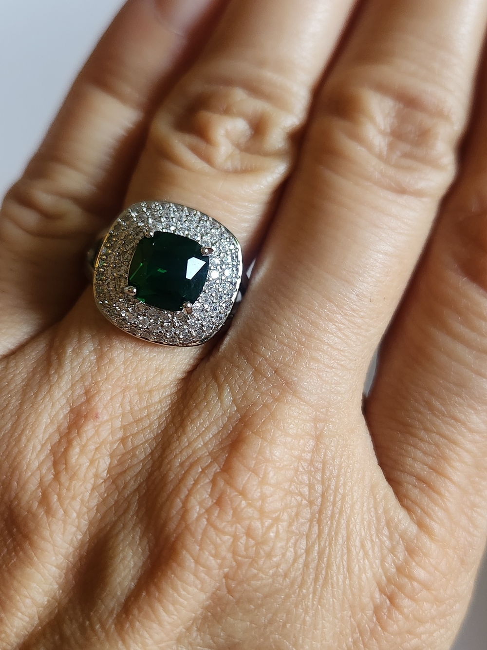 New 925 Silver Cushion Cut Emerald Diamond Adjustable Ring - Picture 13 of 13